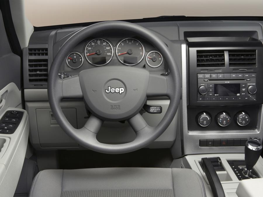  Jeep Liberty 2007 года  (фото 10 из 25)